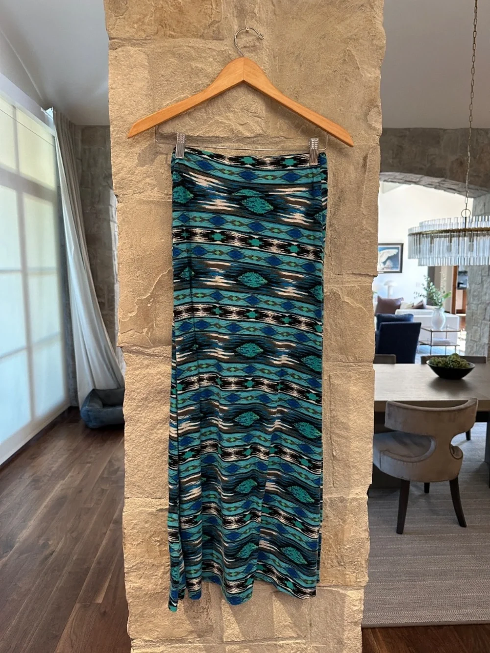 Free Kisses Women's Blue Tribal Print Maxi Skirt Size Medium Stretch Waist